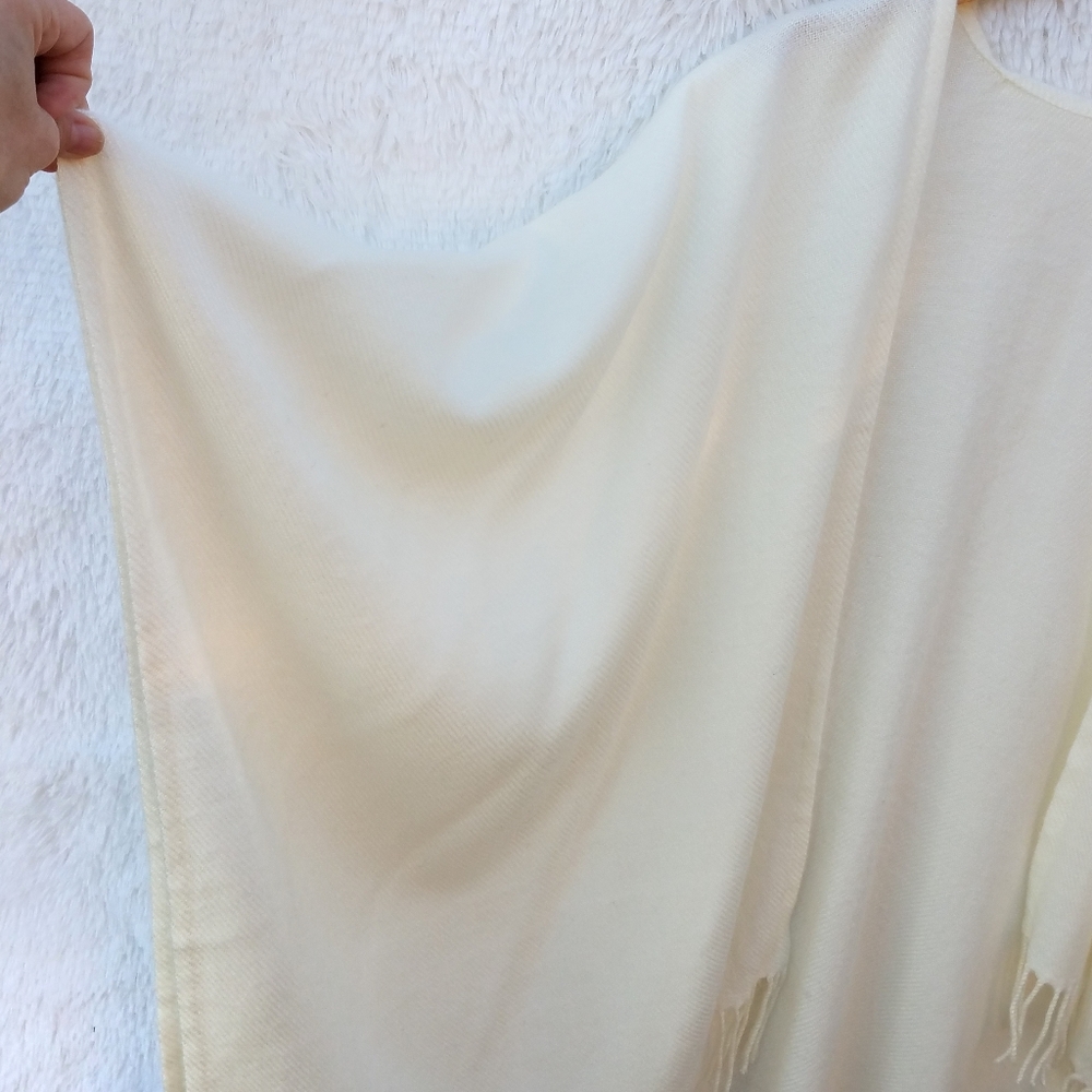 Women’s Poncho One Size Fits All - Picture 9 of 14